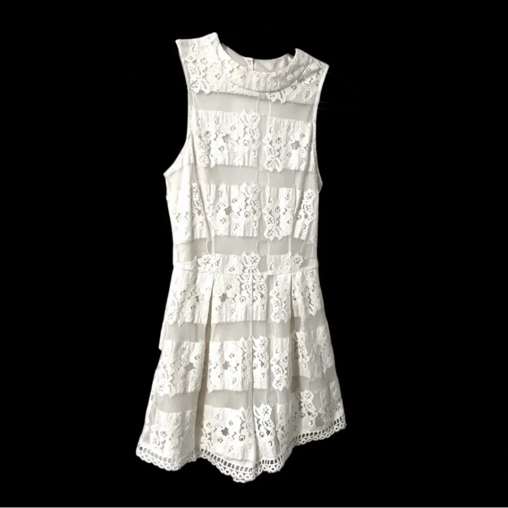 ASTR Anthropologie Woman’s Lace High Neck Mesh Cream Cutout Romper Jumpsuit Sz S